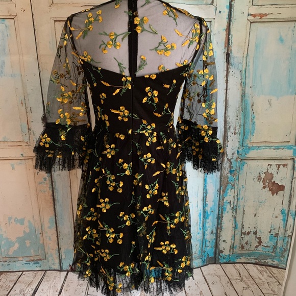 🍂1 LEFT Embroidered floral tulle dress - Picture 3 of 4